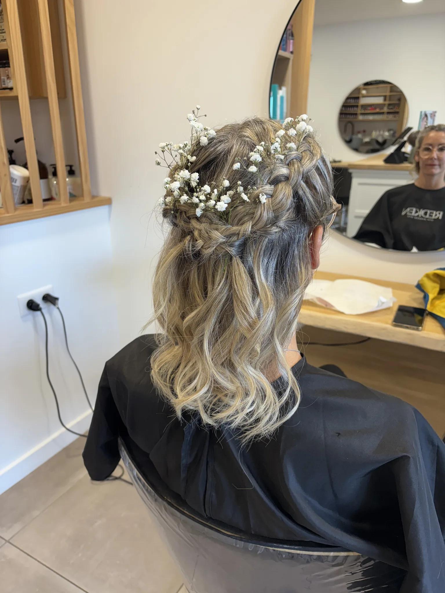 Chignon haut sophistiqué de mariée — L.Authentique