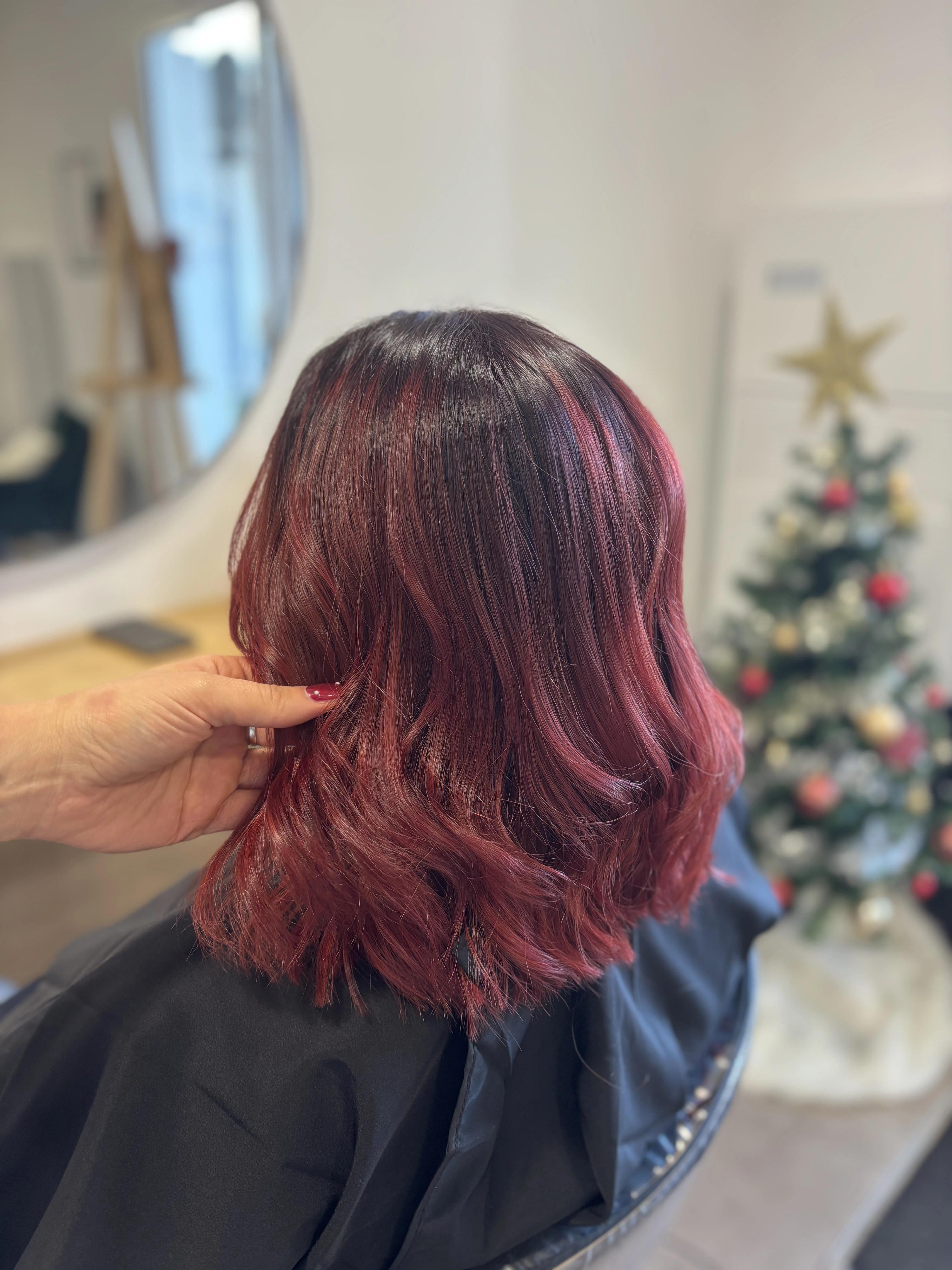 Coloration acajou profond cheveux longs