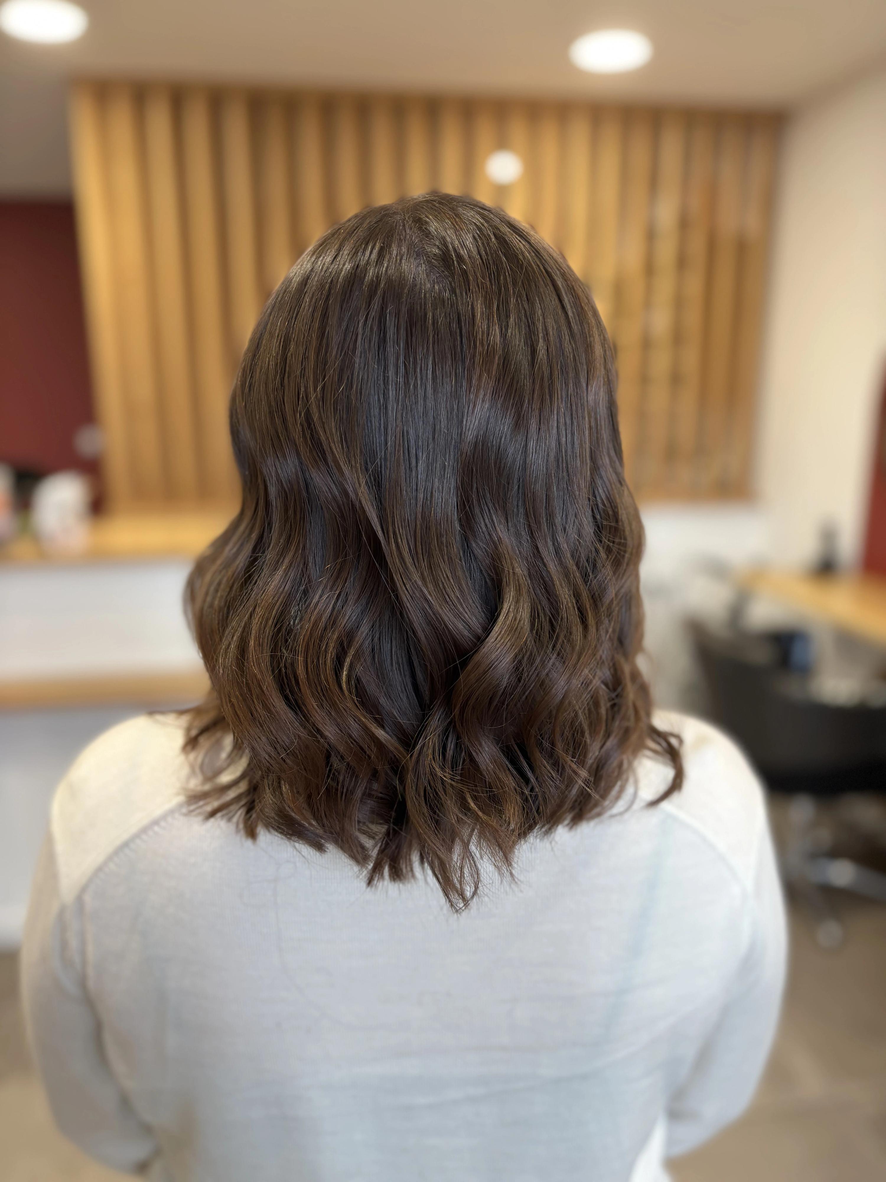 Coloration brune naturelle reflet noisette